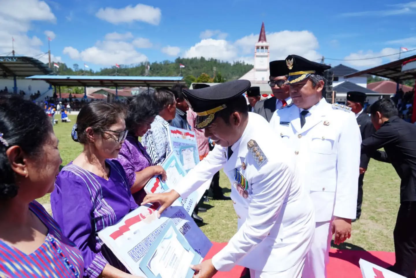 10 ASN Purnabakti Terima Tali Asih dan Penghargaan dari Pemkab Taput