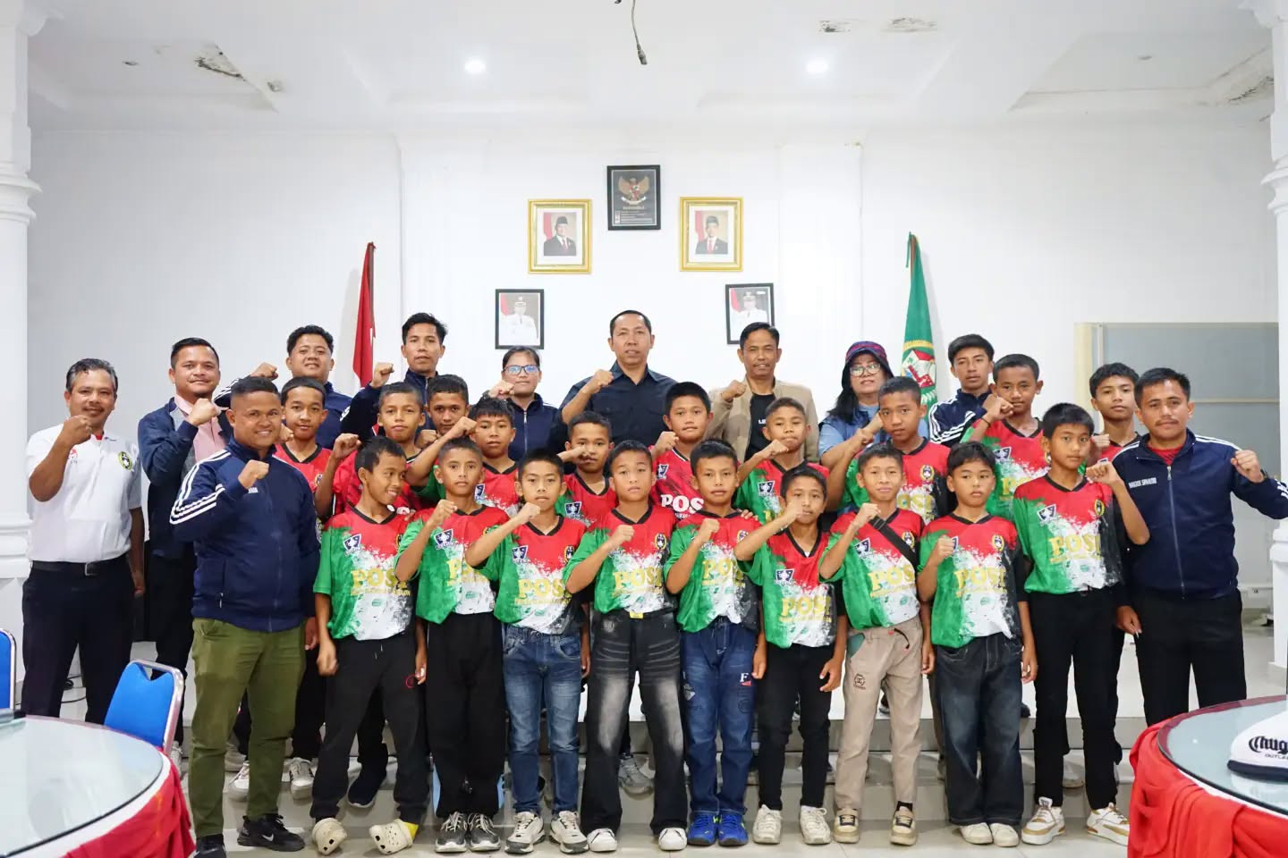 Dorong Prestasi Generasi Muda, Bupati Taput Lepas 52 Atlet ke Sibolga