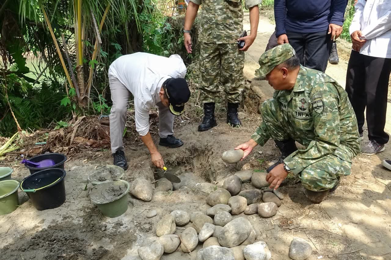 Wabub Seluma dan Dandim 0425 Seluma Letakkan Batu Pertama Pembangunan Jembatan Perintis Garuda