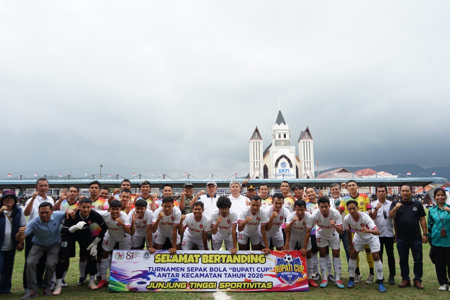 Bupati Jonius Dorong KONI dan Askab PSSI Jaring Talenta Muda Taput