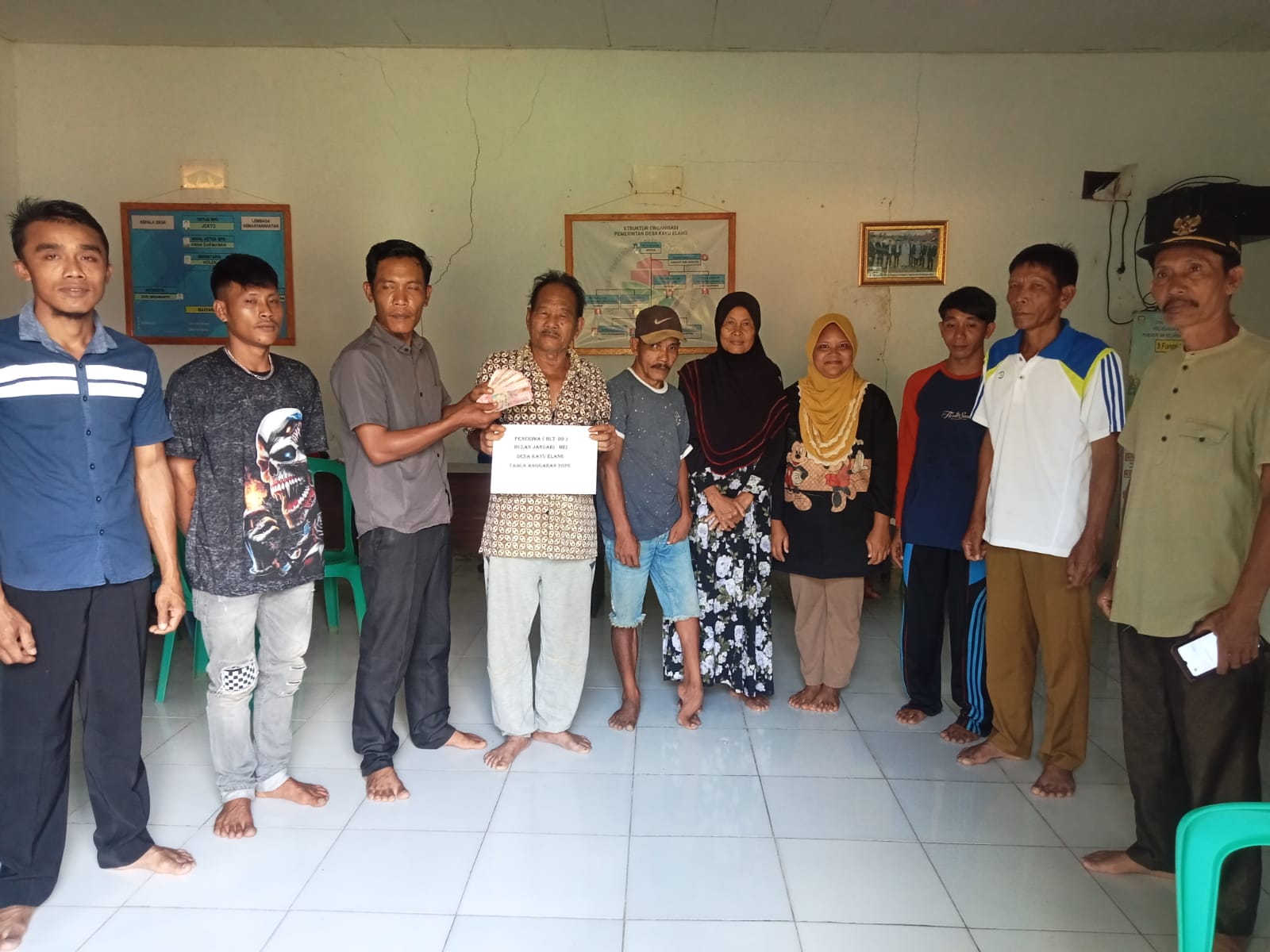 Akhirnya 8 Warga Desa Kayu Elang Kurang Mampu Dapat BLT T/A 2026