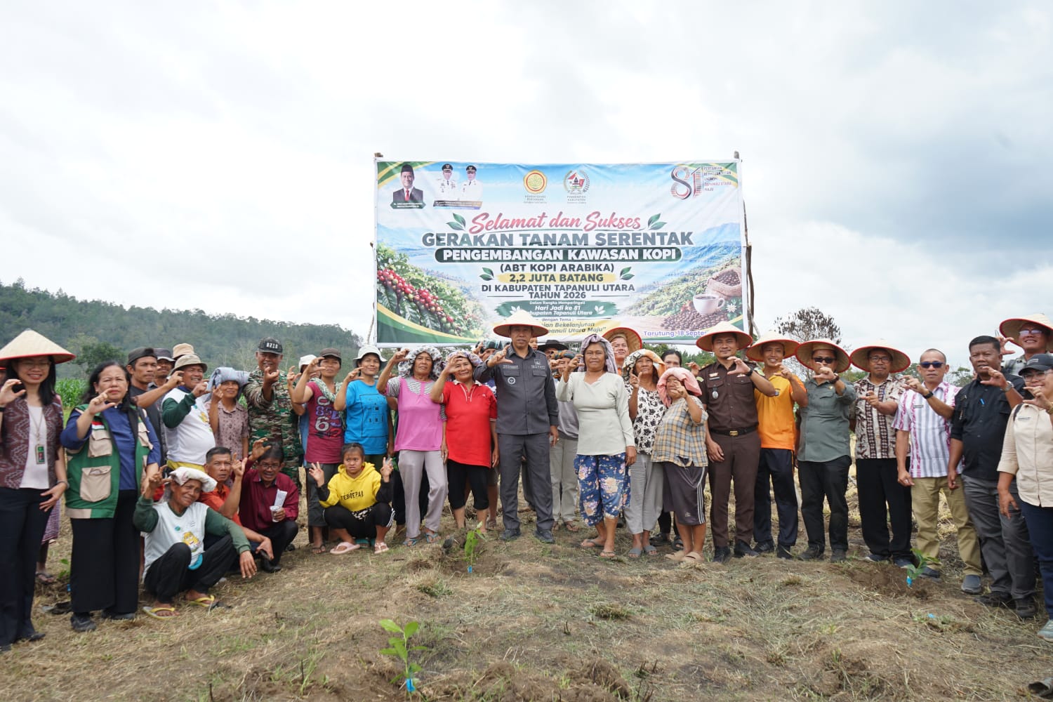 Tanam 2,2 Juta Bibit Kopi, Pemkab Taput Bidik Penguatan Ekonomi Petani