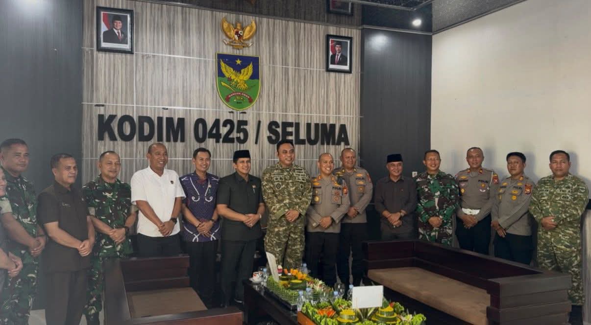Kapolres dan Ketua DPRD Seluma Beri Kejutan HUT TNI Ke-81 di Kodim 0425/Seluma