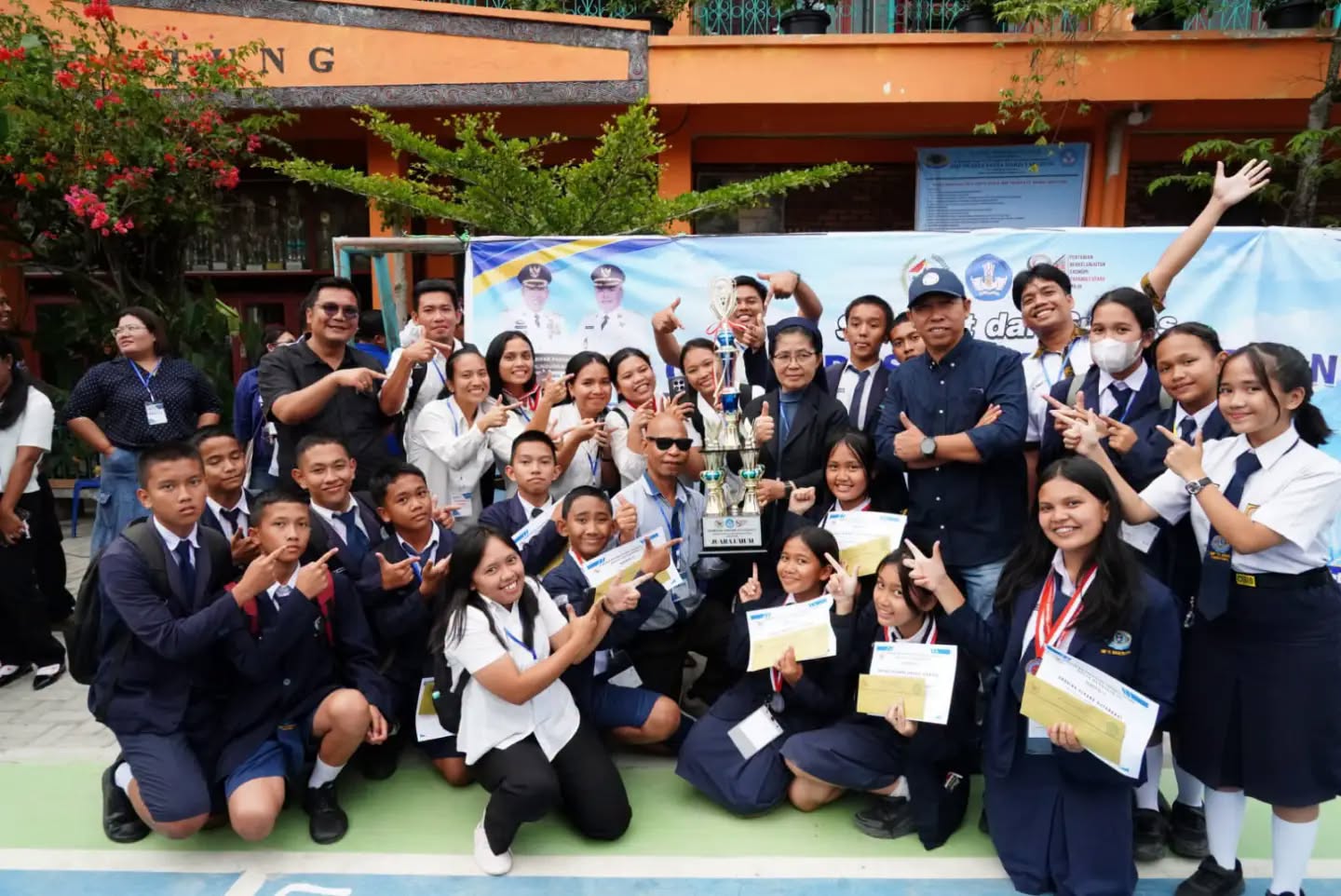 Tutup OSKU 2026, Bupati Taput Dorong Siswa Berpikir Kritis