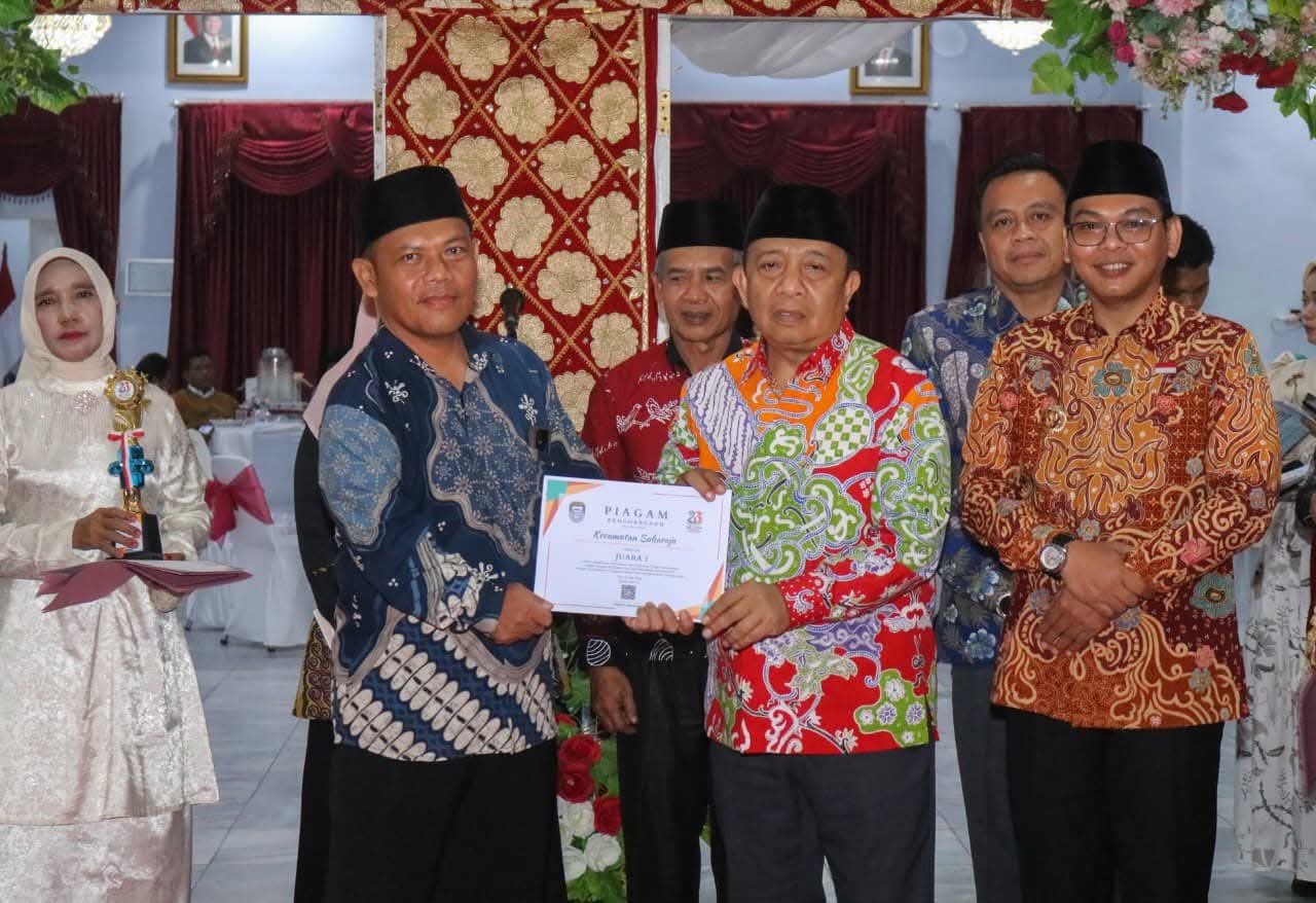 Malam Ramah Tamah HUT KE-23 Seluma, Pemkab Serahkan Perlindungan BPJS Bagi 1.116 Nelayan