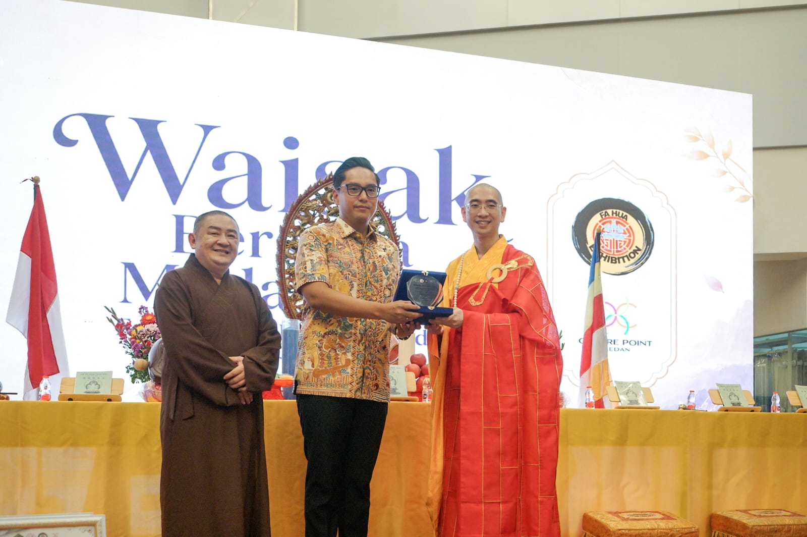 Wali Kota Medan Ajak Umat Buddha Pancarkan Cahaya Kebaikan