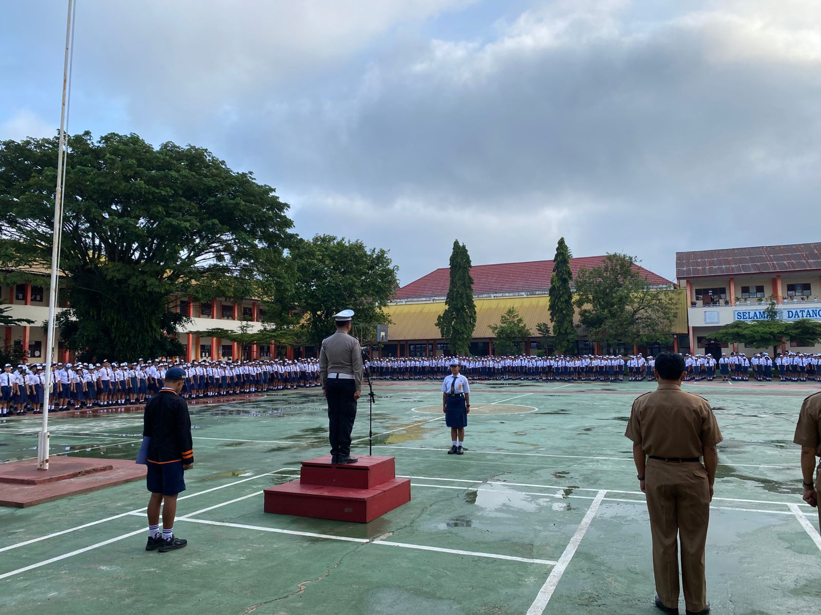 *Tanamkan Budaya Tertib Sejak Dini, Sat Lantas Polres Toraja Utara Gelar "Police Goes to School" di SMPN 1 Rantepao*