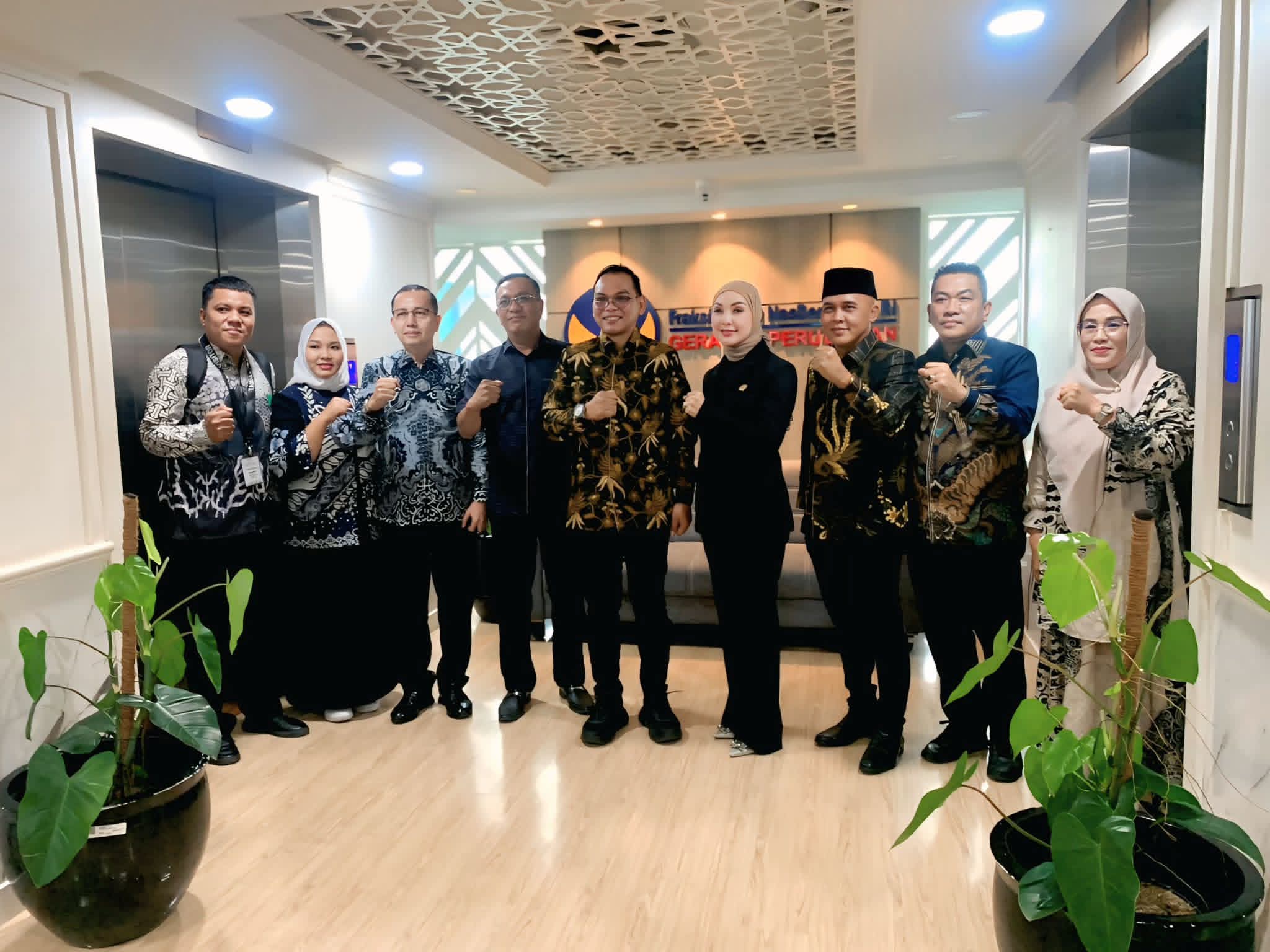 BUPATI SELUMA SAMPAIKAN PROGRAM PEMBANGUNAN 4 ULU KE ANGGOTA DPR RI ERNA SARI DEWI
