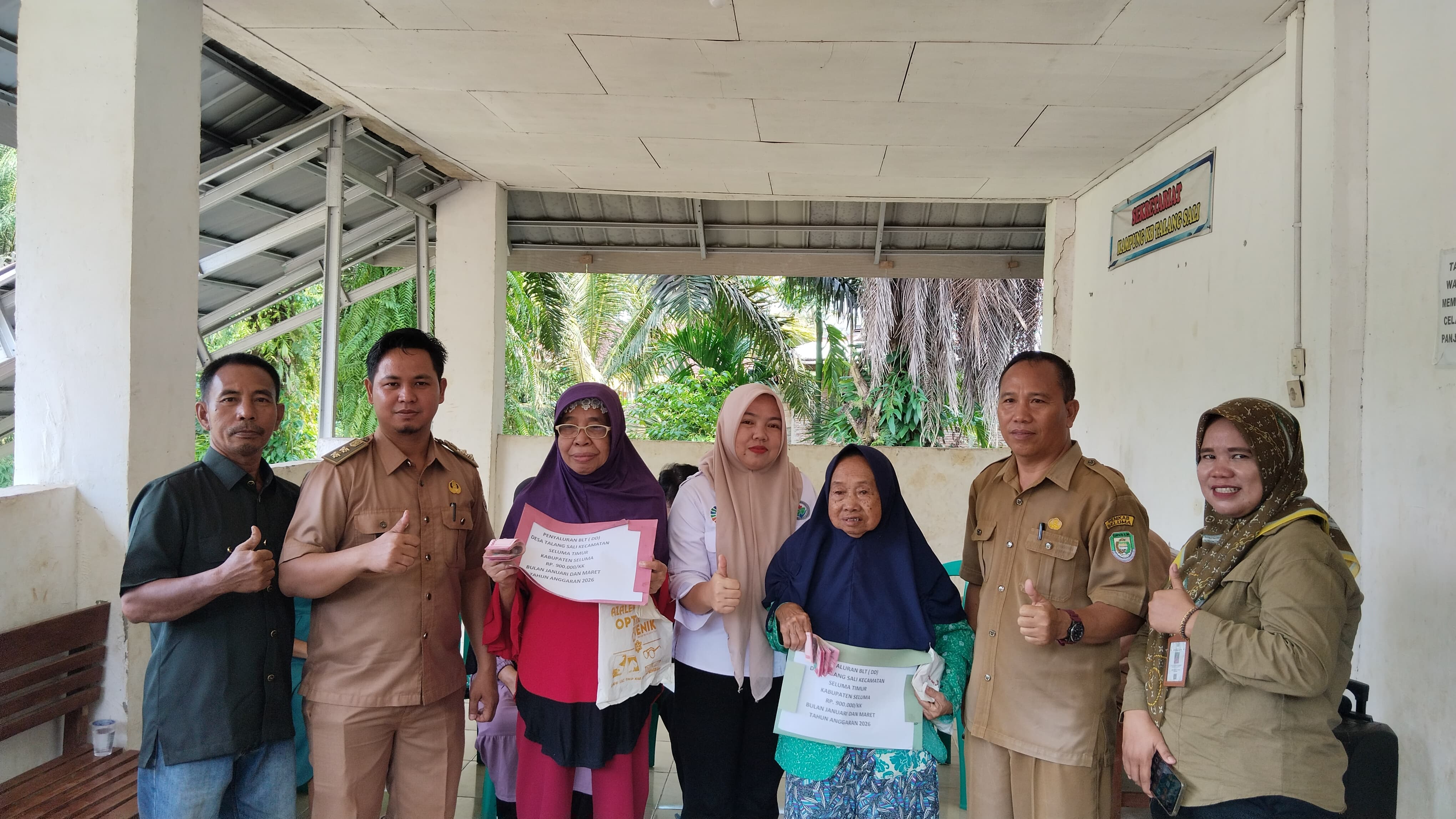 Pemdes Talang Sali Cairkan BLT Dana Desa untuk 6 Warga Miskin Ekstrem