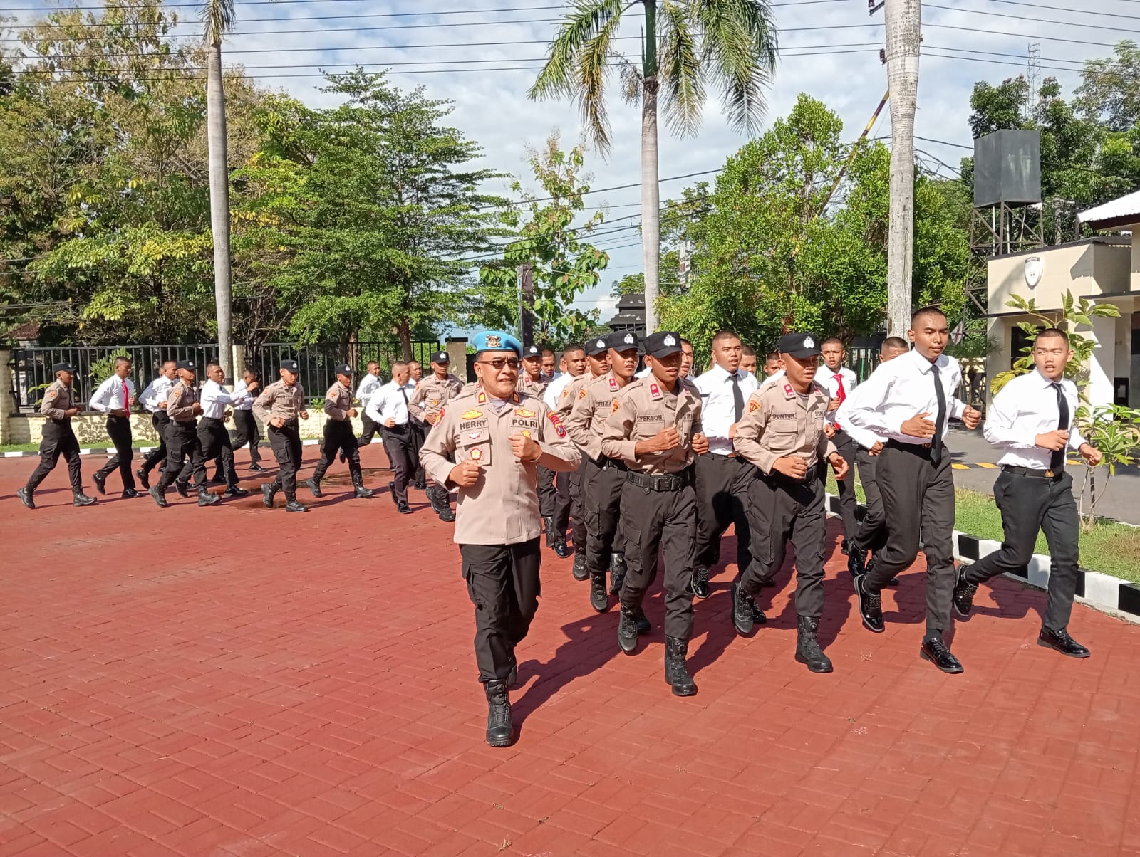 Tanamkan Respek, Hirarki dan Loyalitas, Kapolres Nganjuk Gembleng Mental Siswa Latja