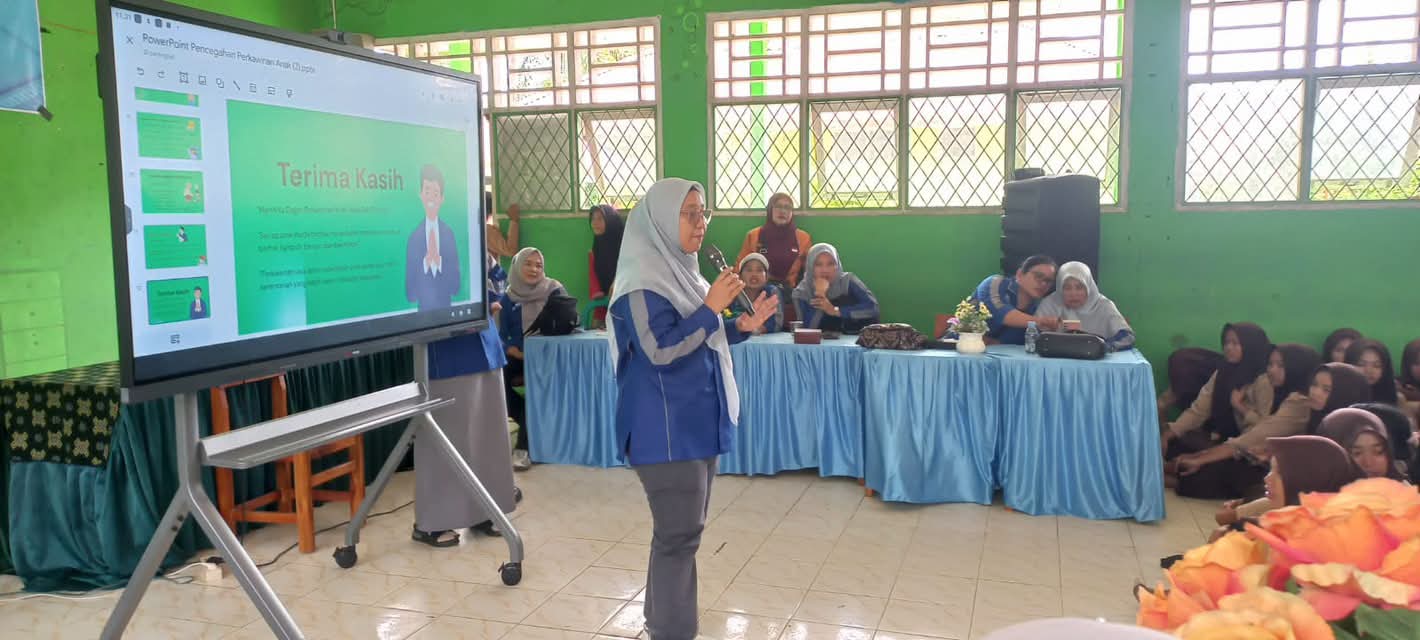 Ketua GOW Seluma Buka Sosialisasi Bahaya Narkoba, Kesehatan Reproduksi Remaja dan Pencegahan Perkawinan Aanak di SMAN 6 Seluma