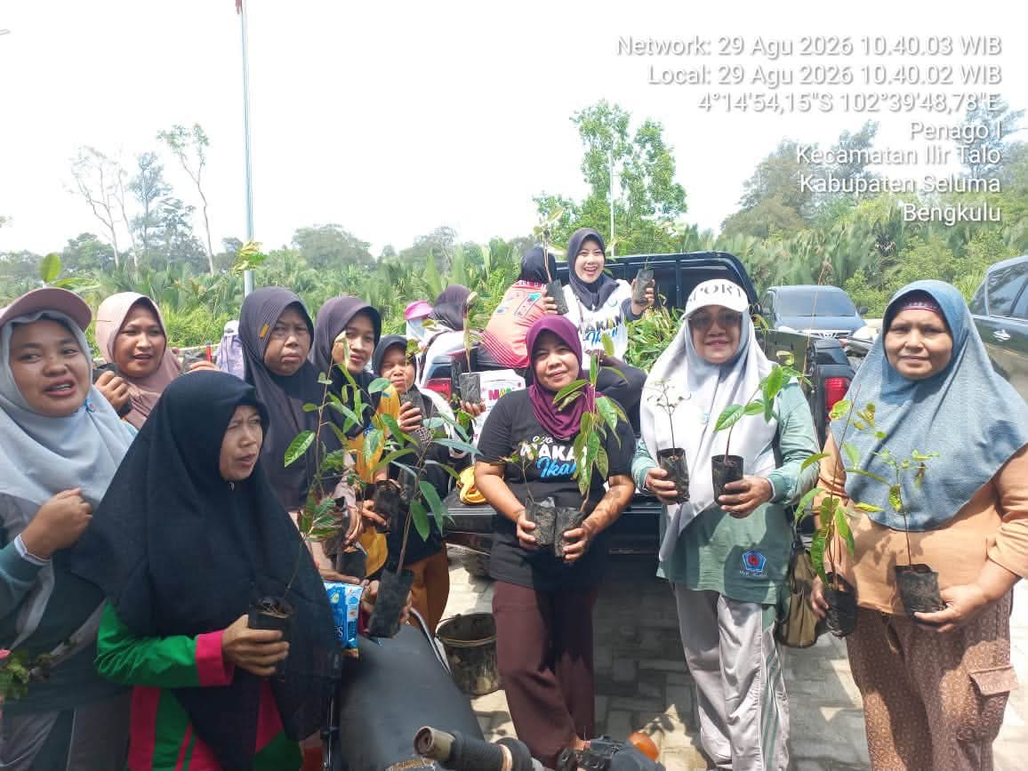 Rayakan Hari Jadi, GOW Kabupaten Seluma Gelar Bakti Sosial di Desa Penago I