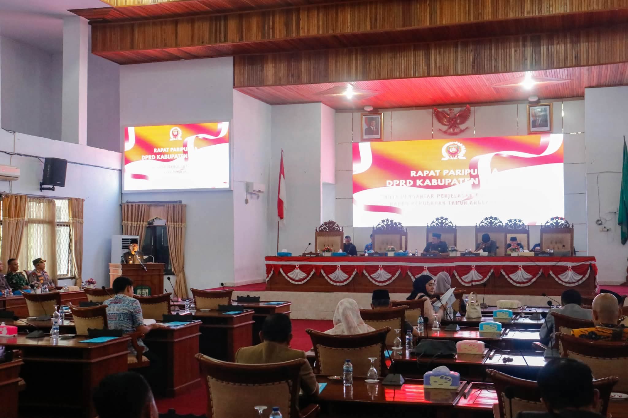 Wabup Gustianto Hadiri Paripurna DPRD, Sampaikan Penjelasan RAPBD Perubahan 2026