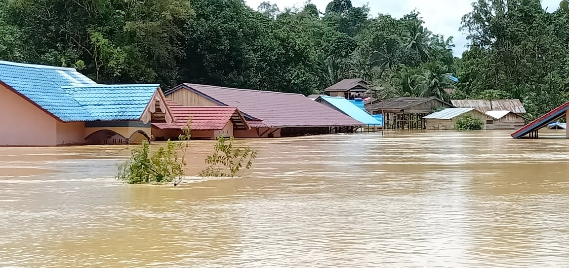 Banjir Rendam Rumah Penduduk  2 Desa di Kecamatan Meranti 